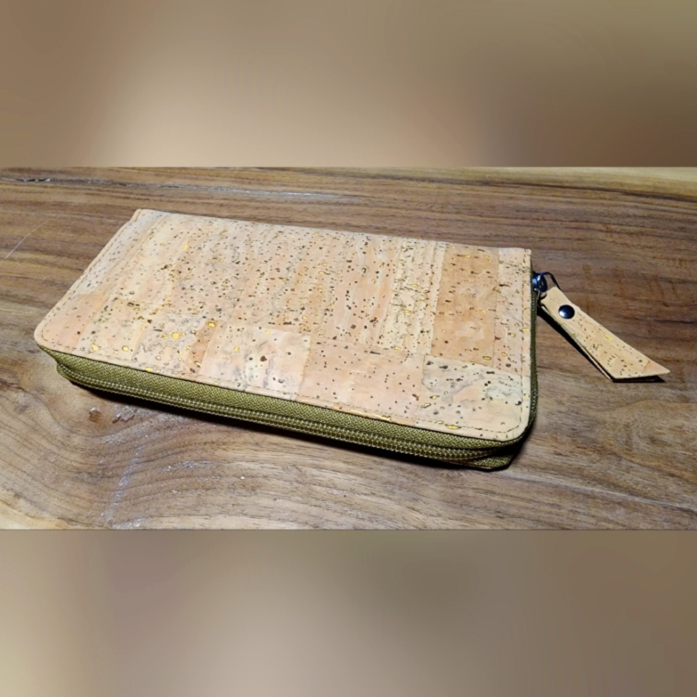 Eco-Friendly Cork Zip Wallet | Vegan Sustainable Made In Portugal